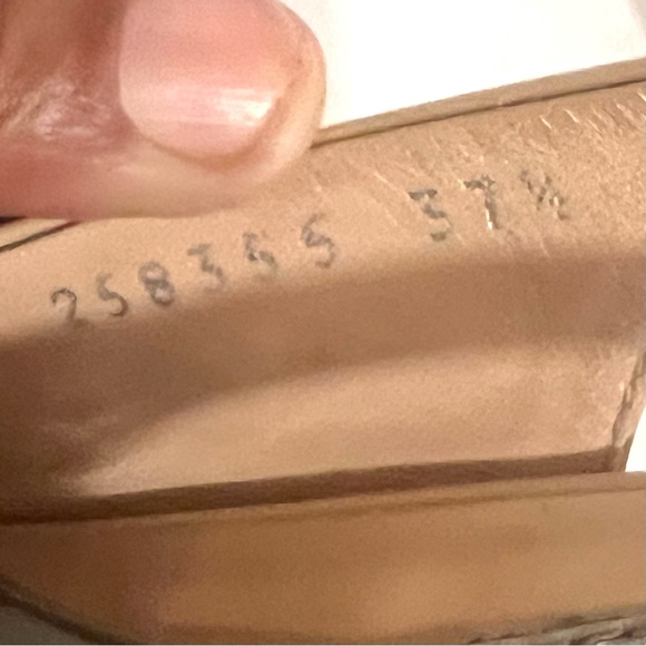 Gucci "Vitello Vernice Soft Wedge" Shoes Tan Size 37.5 Fair Condition - Picture 4 of 12